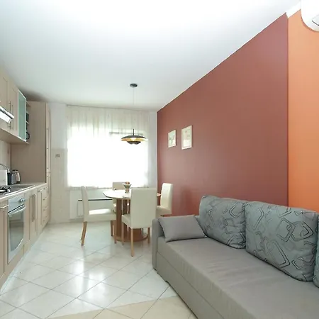 Mit Privatpool Fuer 8 Personen Ca 150 Qm In Pula-fondole, Istrien Istrische Riviera * Pula